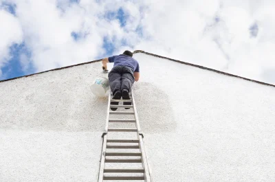 Peinture extérieure à la Chapelle-Baloue — façades et ravalement